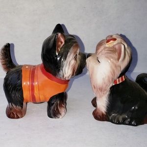 Yorkies Magnetic kissing salt and pepper shakers